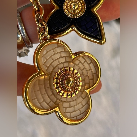 Flower Mosaic Blue Key Ring/Bag Charm - Picture 9 of 16